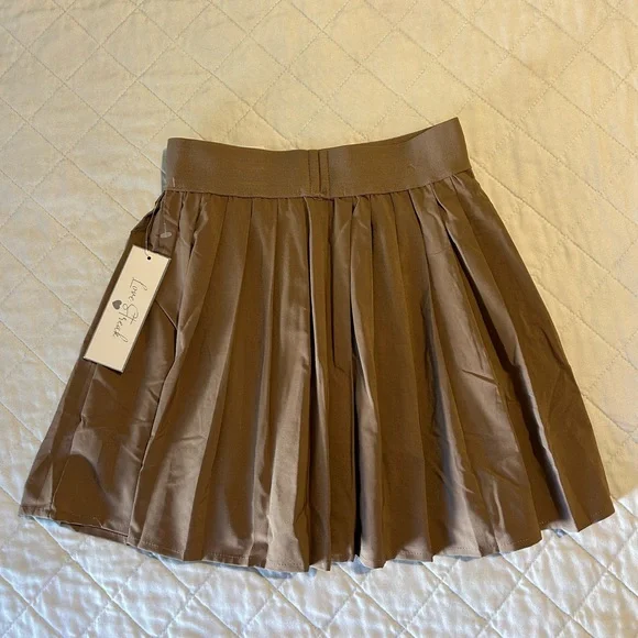 Elegant Brown Pleated Skort - Picture 3 of 9